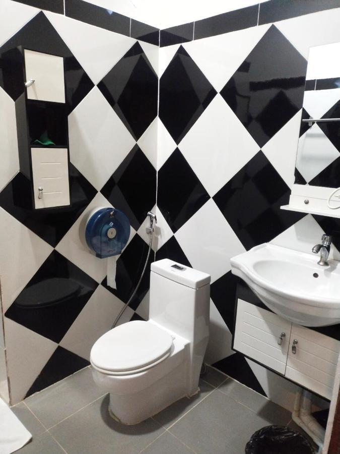 Pdv Guesthouse Muang Ngoi Exteriör bild