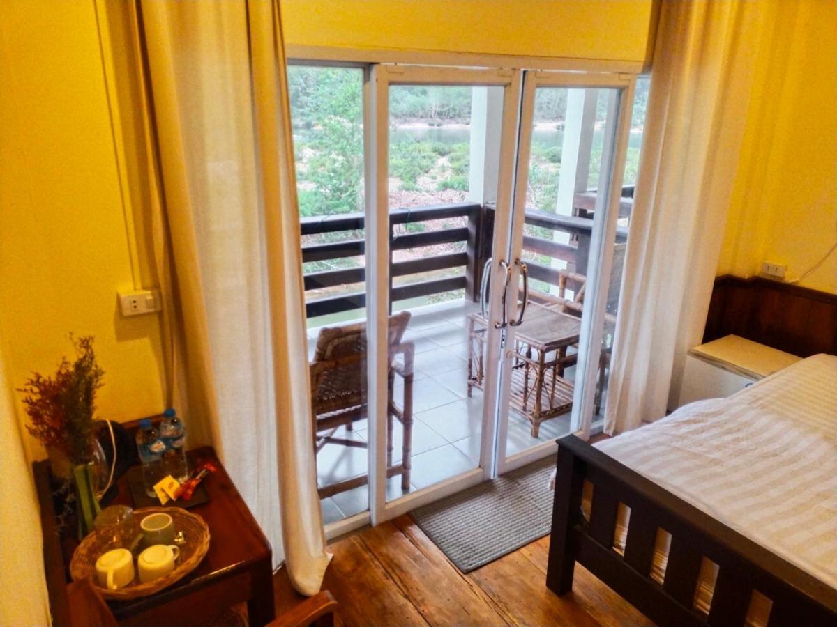 Pdv Guesthouse Muang Ngoi Exteriör bild