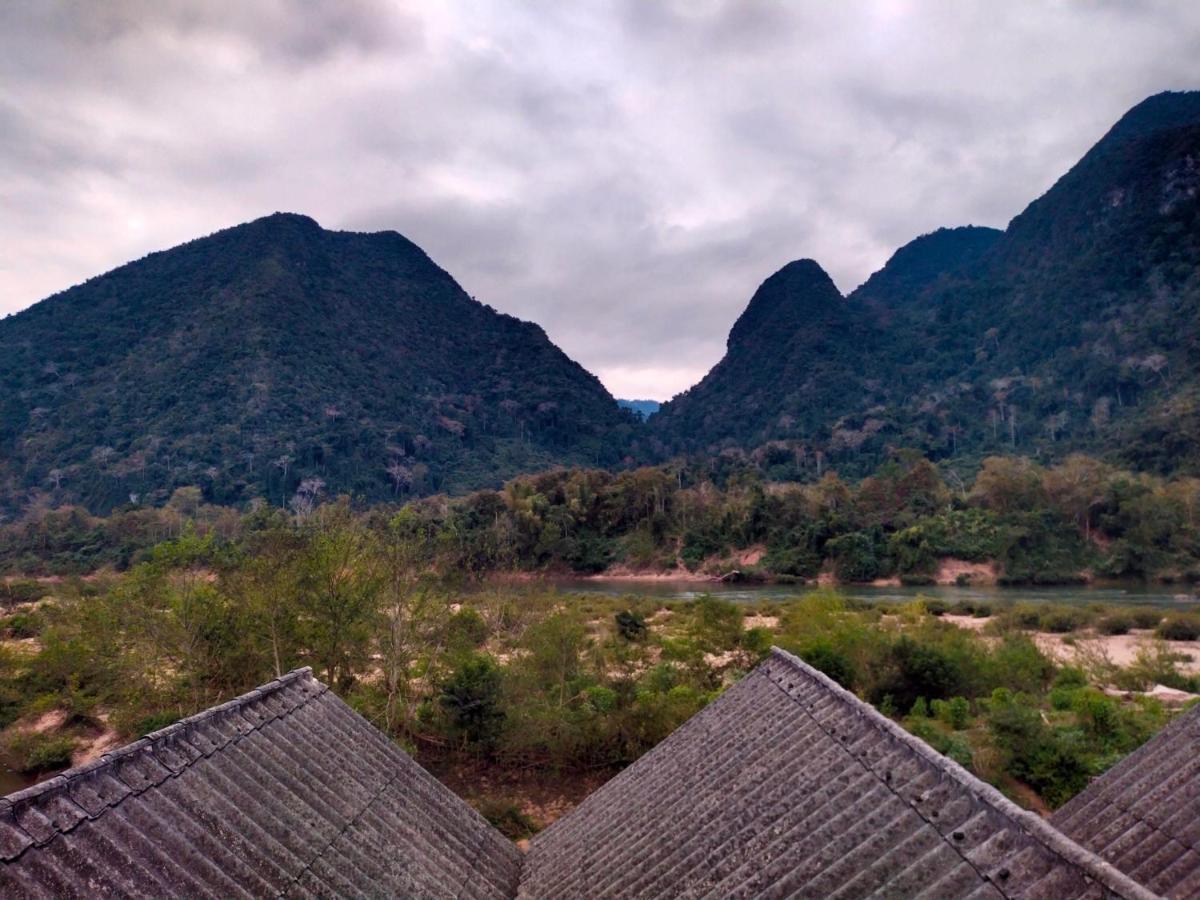 Pdv Guesthouse Muang Ngoi Exteriör bild
