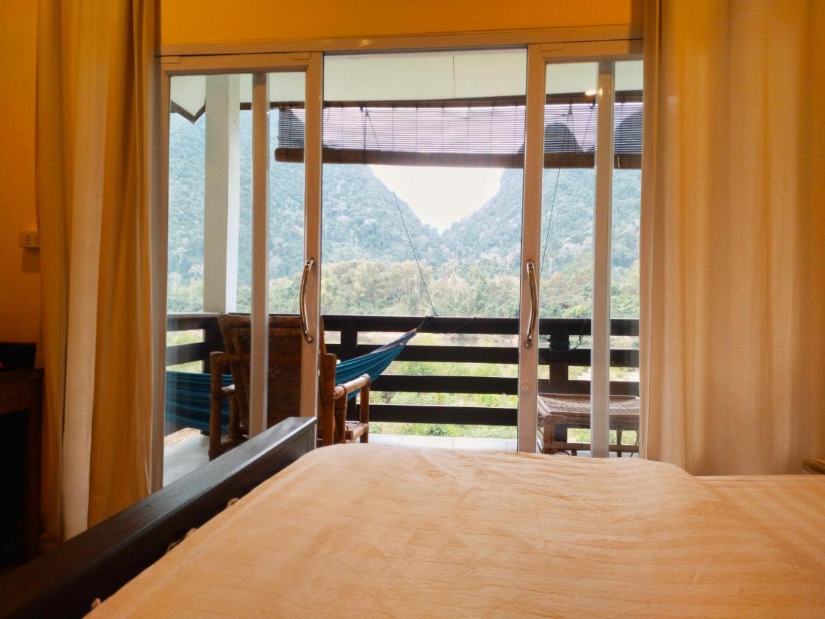 Pdv Guesthouse Muang Ngoi Exteriör bild