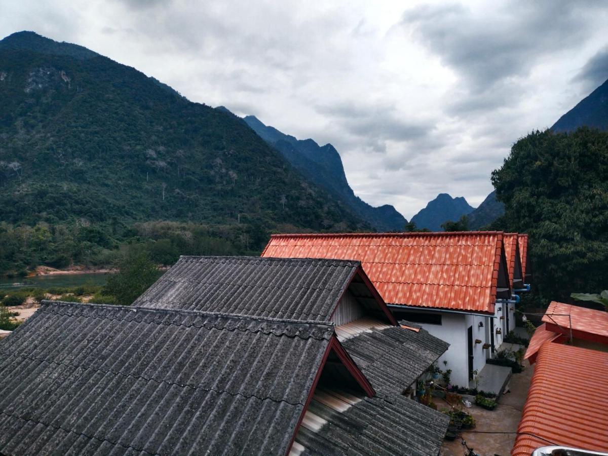 Pdv Guesthouse Muang Ngoi Exteriör bild