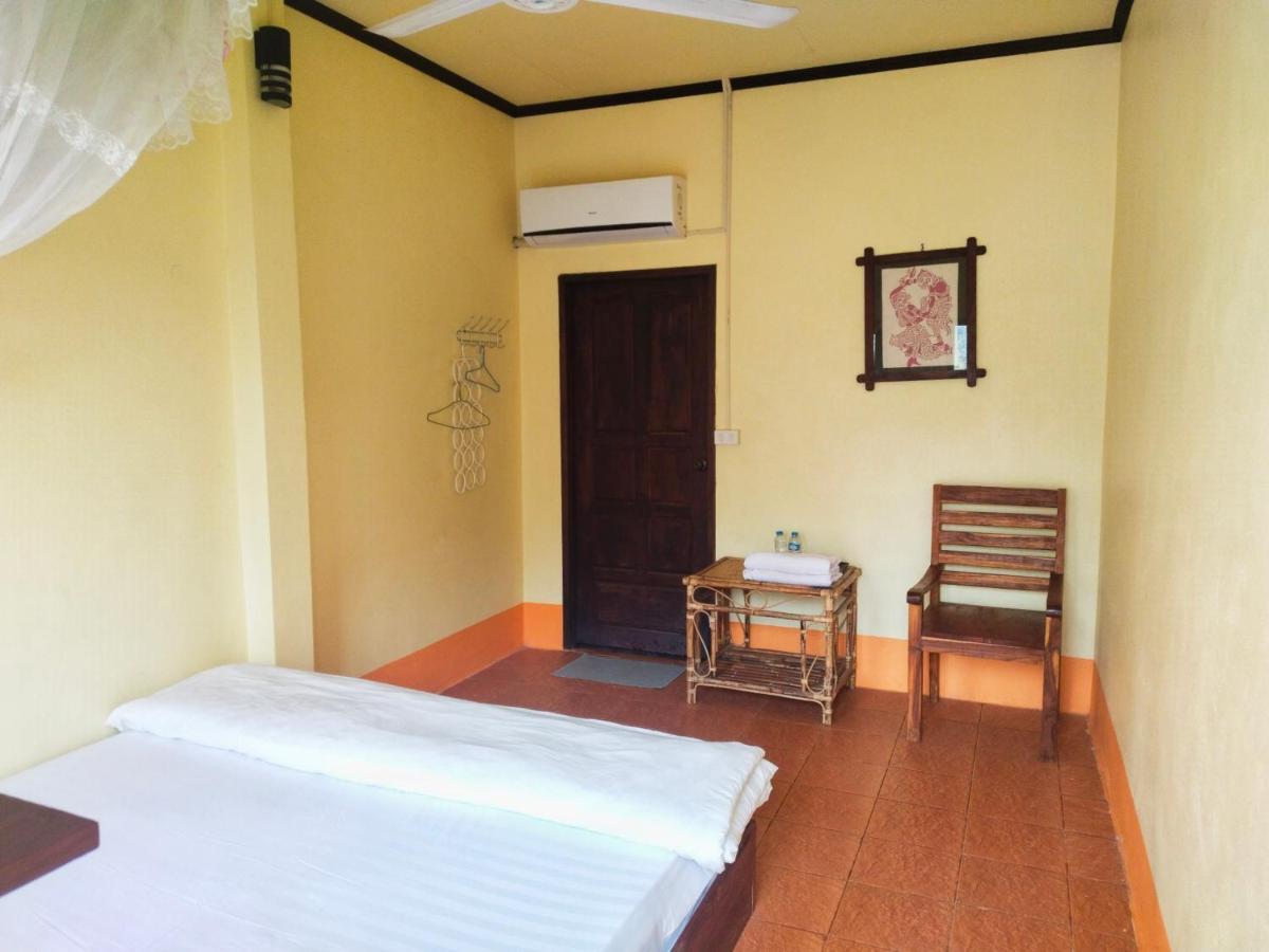 Pdv Guesthouse Muang Ngoi Exteriör bild