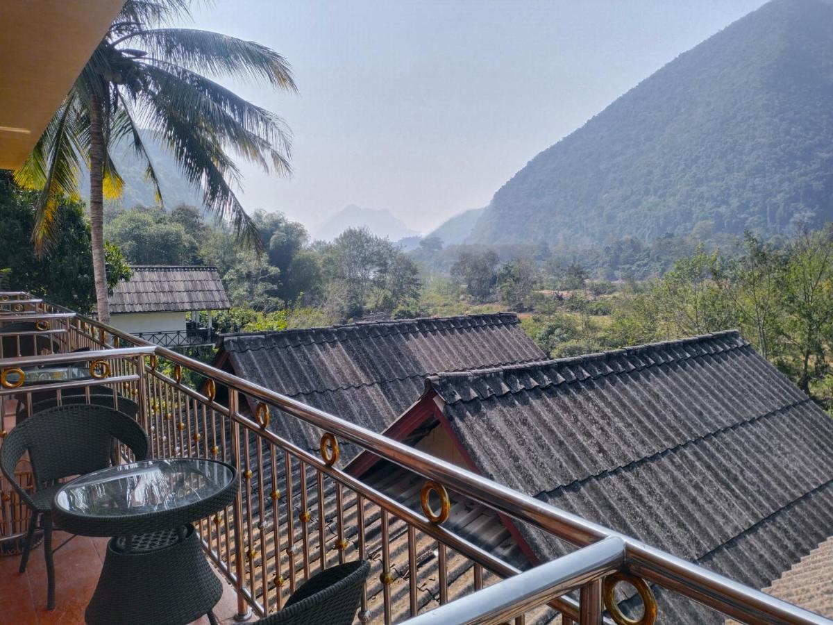 Pdv Guesthouse Muang Ngoi Exteriör bild