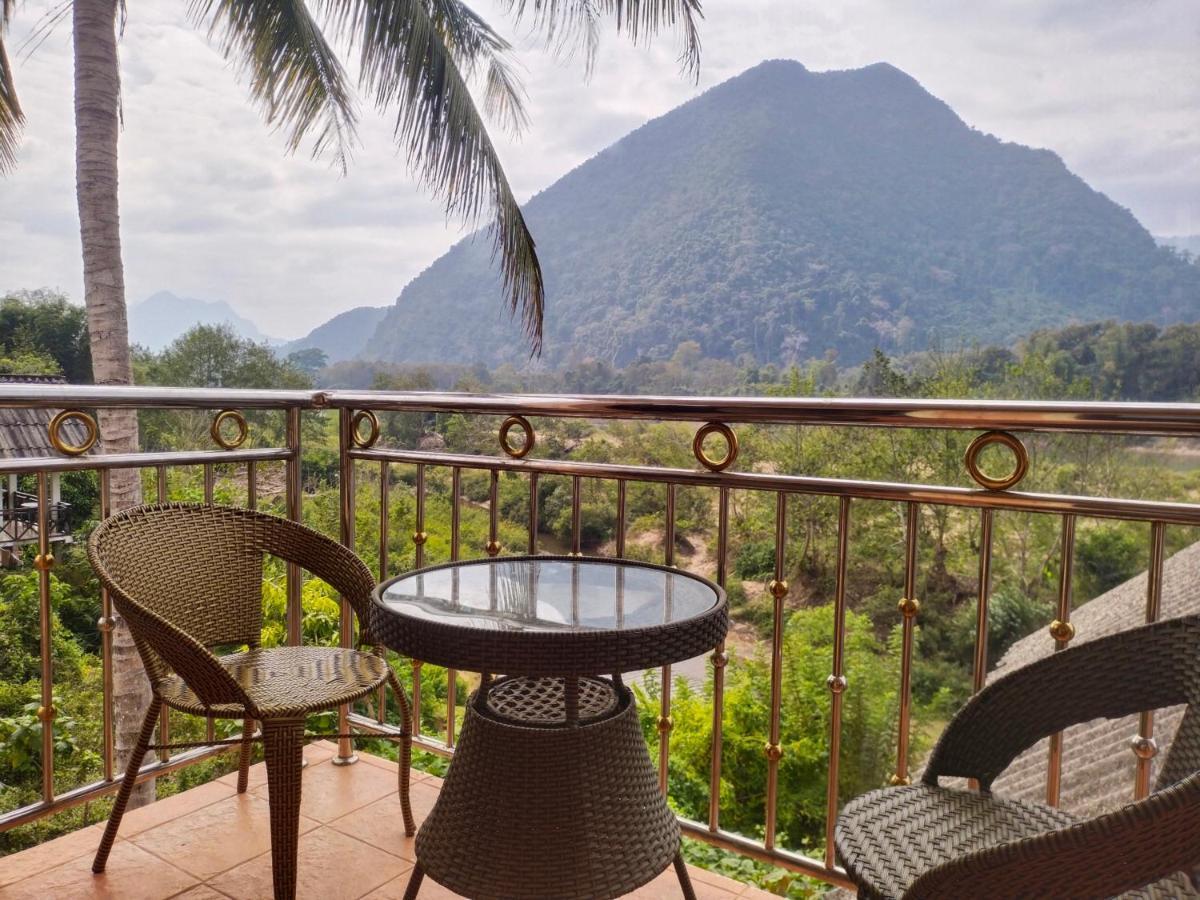 Pdv Guesthouse Muang Ngoi Exteriör bild